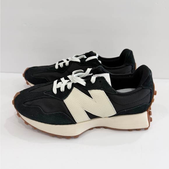 New Balance 327 Women’s Shoes - Picture 4 of 10